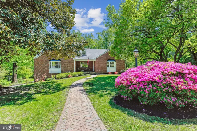 $824,900 | 1750 Overlook Drive, Silver Spring, MD 20903