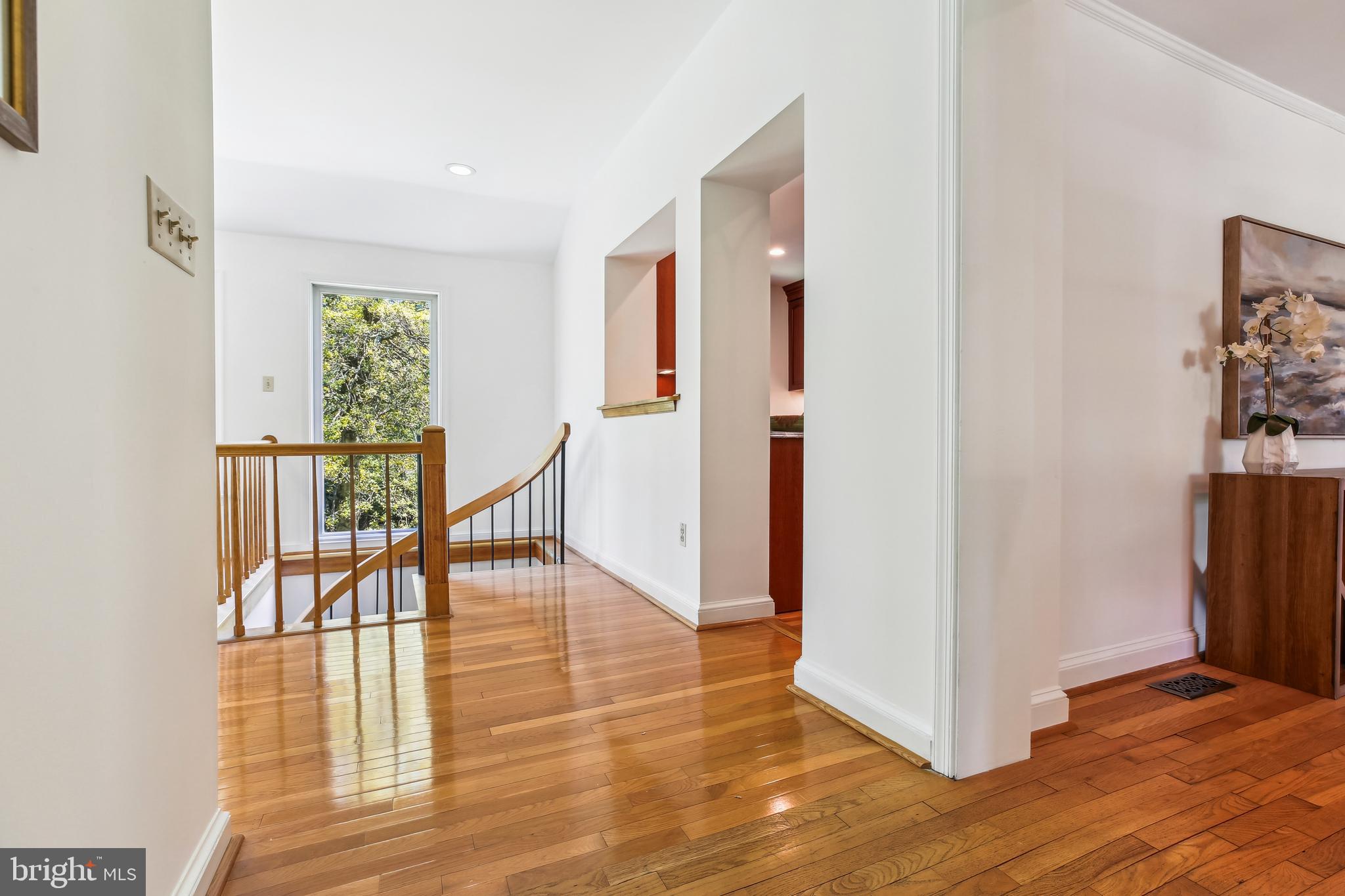 1750 Overlook Drive Silver Spring, MD 20903 - Photo 24 of 86 Hallway