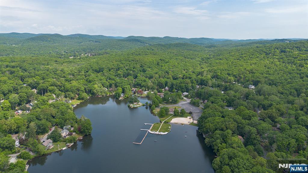 39 Old Road Ringwood, NJ 07456 - Photo 1 of 27