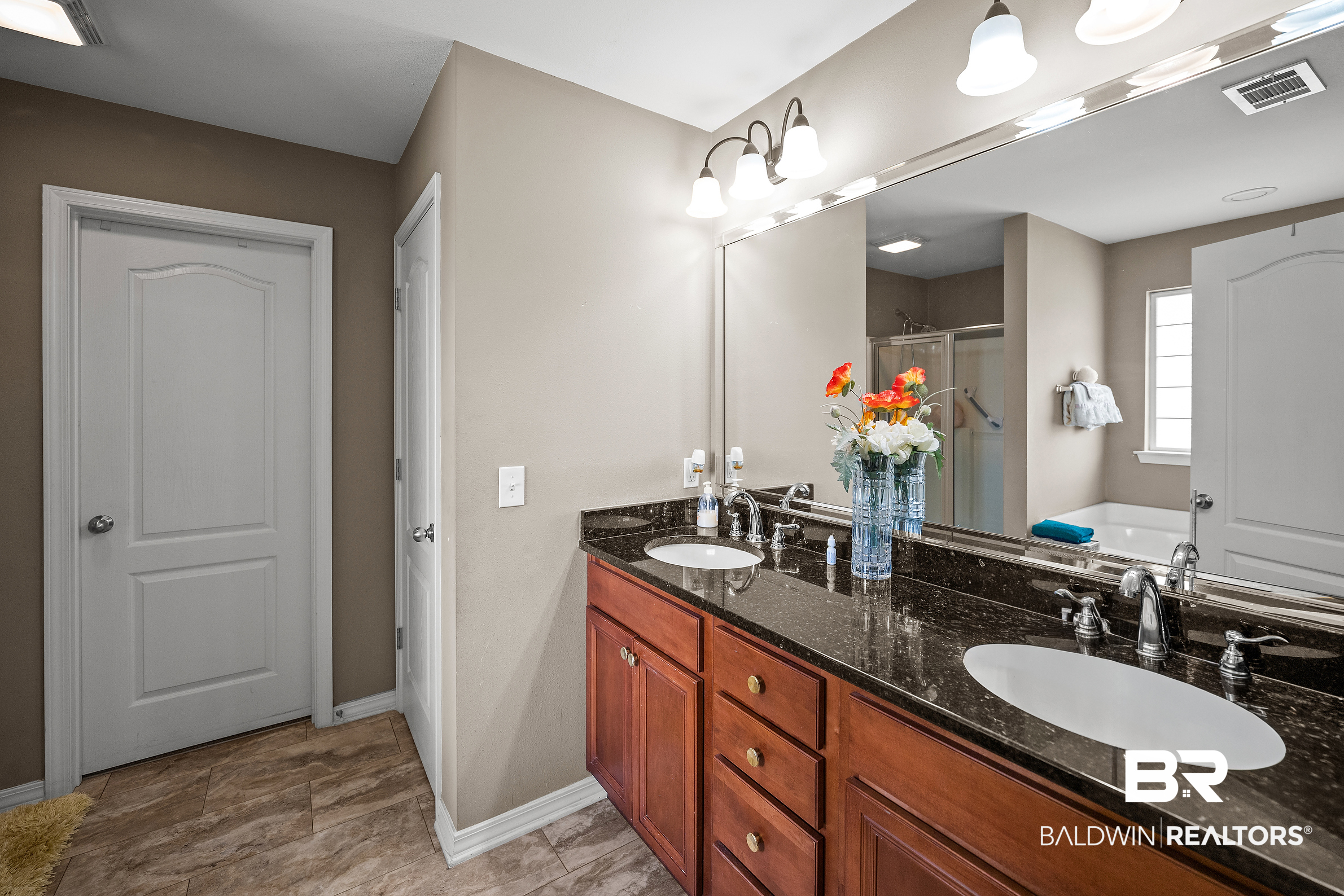231 Meadow Run Loop East Foley, AL 36535 - Photo 22 of 46 Master Bath