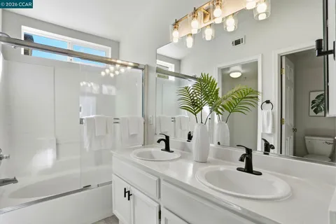 $925,000 | 10630 Roys Hill Lane, Dublin, CA 94568