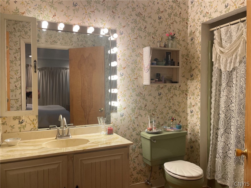 576 Stoneleigh Road Oneida, NY 13421 - Photo 26 of 43 Full bath