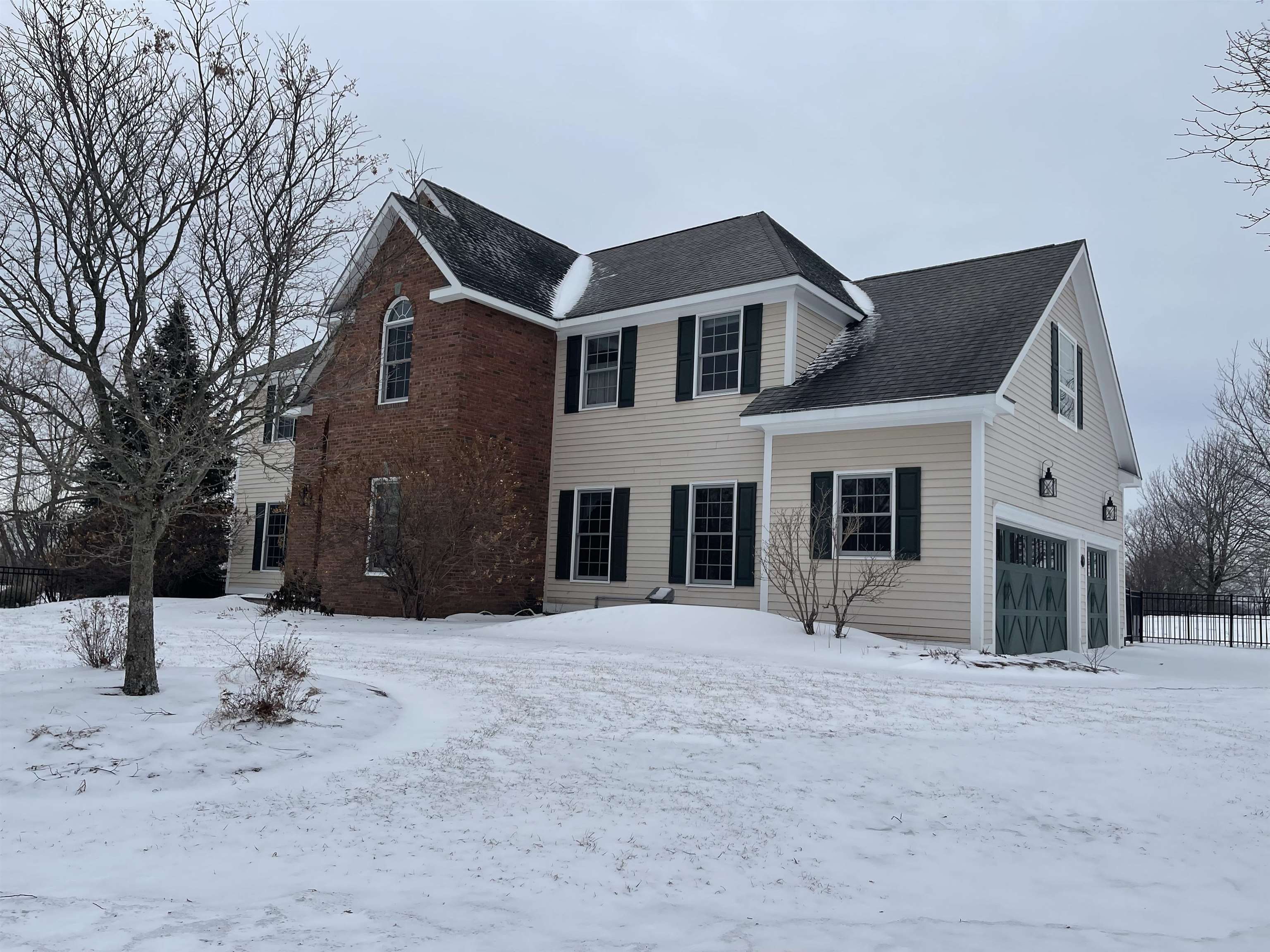 165 Golf Course Road South Burlington, VT 05403 - Photo 2 of 31