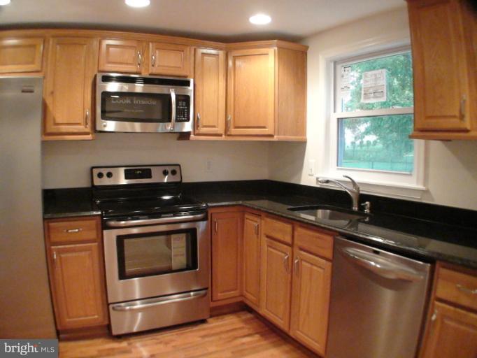 3604 Applecross Way Clinton, MD 20735 - Photo 6 of 30 Kitchen