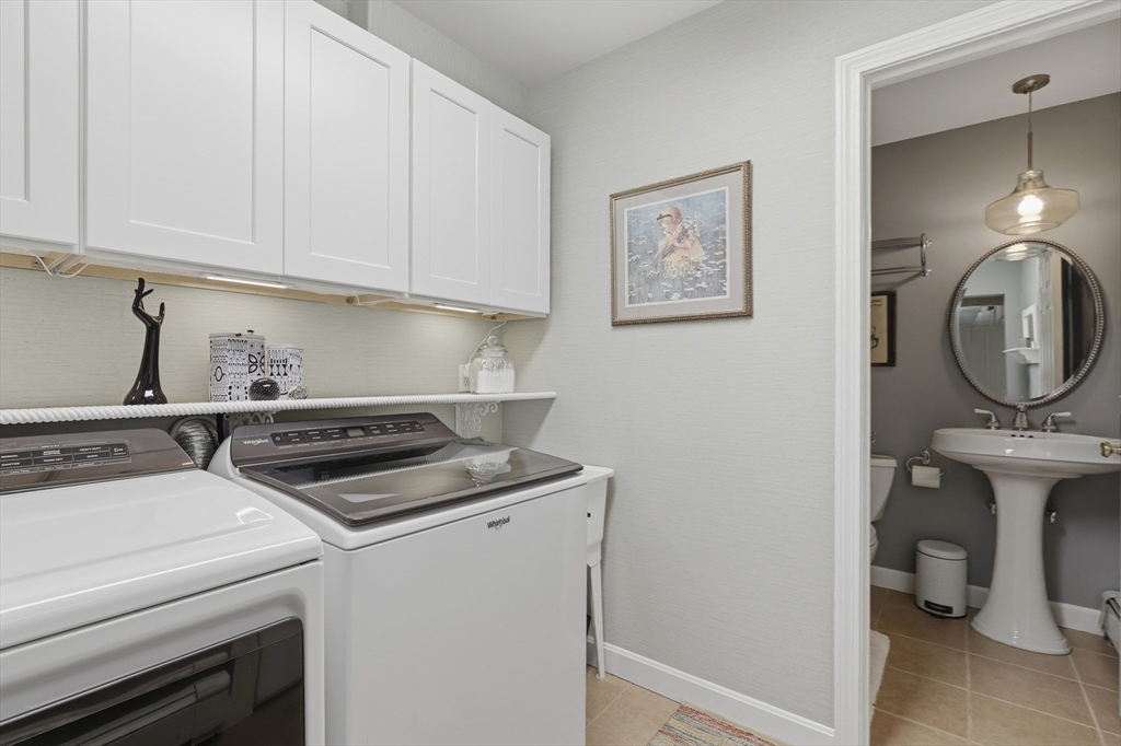 10 Spruce Street, Unit B Danvers, MA 01923 - Photo 19 of 37