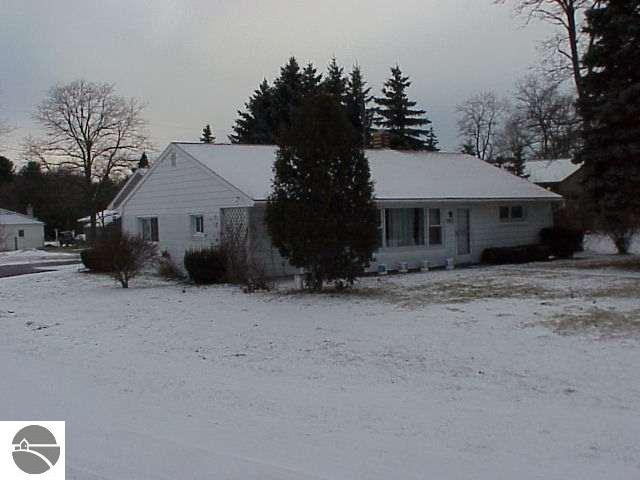 3901 Five Mile Road Traverse City, MI 49686 - Photo 1 of 6 1657720.JPG