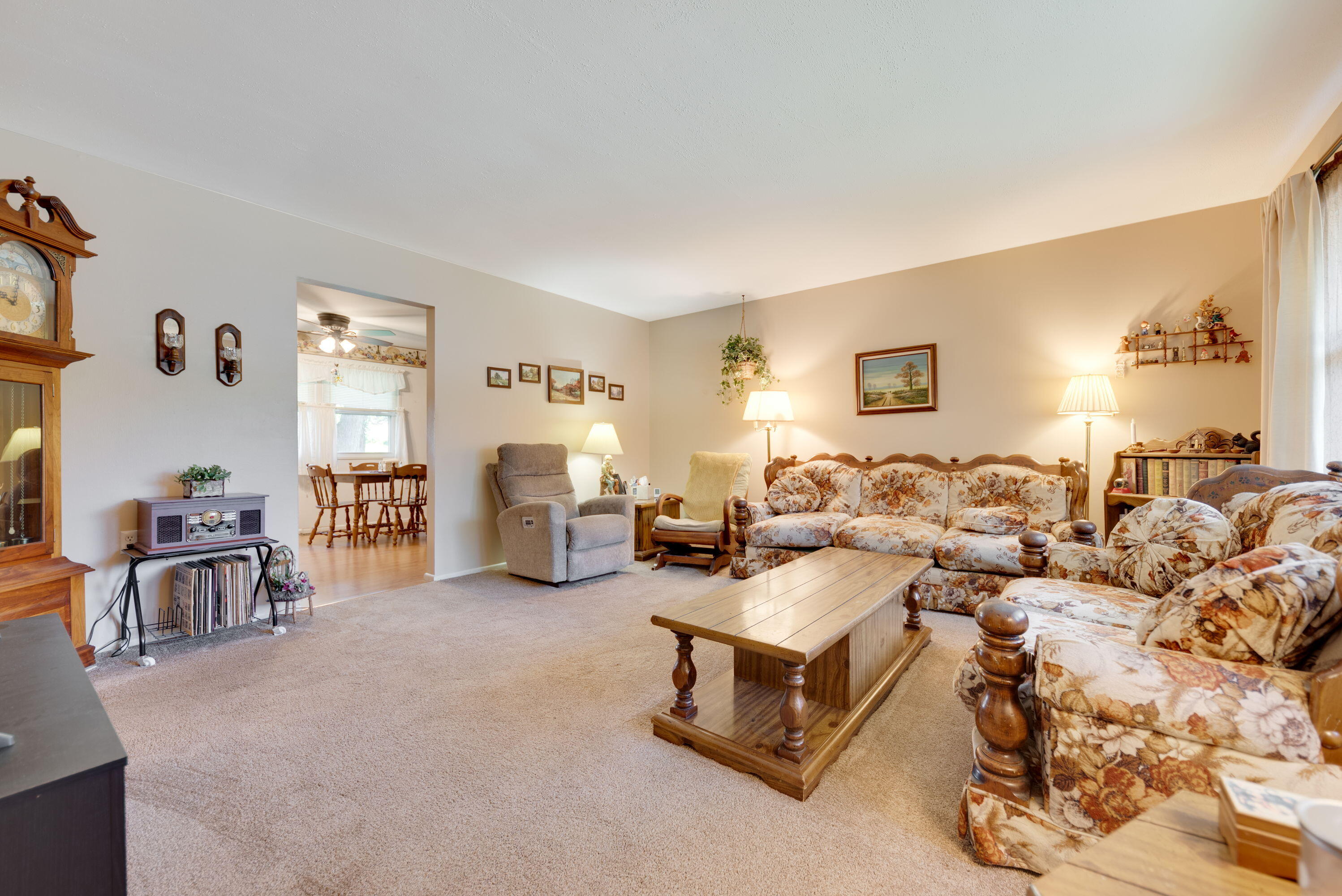 770 Fox River Road Valparaiso, IN 46385 - Photo 2 of 17 2996x2000