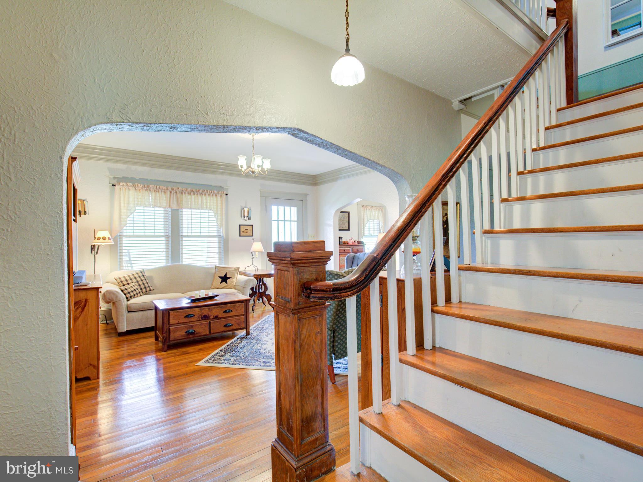 141 Green Spring Road Winchester, VA 22603 - Photo 14 of 30 Wonderful flowing staircase