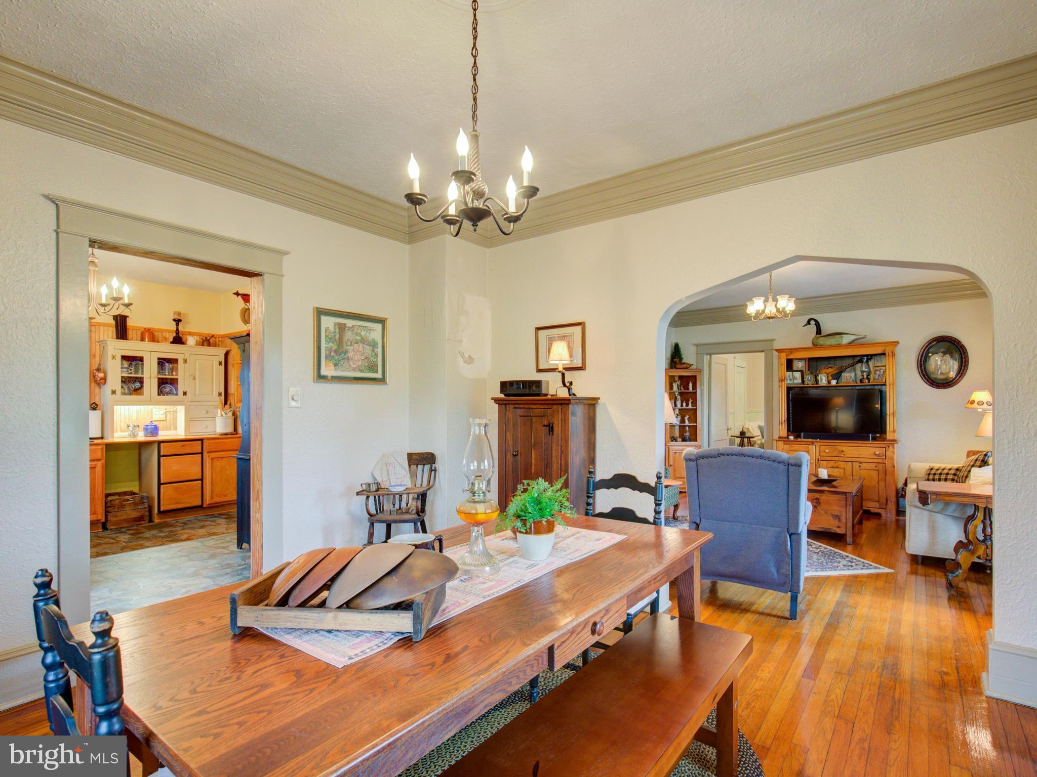 141 Green Spring Road Winchester, VA 22603 - Photo 9 of 30 Archways and inviting ambiance throughout