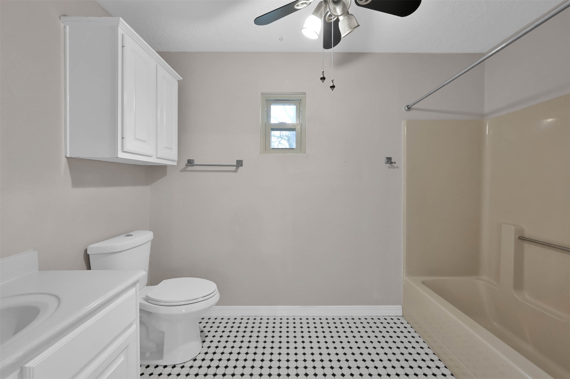 11080 Donna Conroe, TX 77306 - Photo 30 of 50 Upstairs full bath