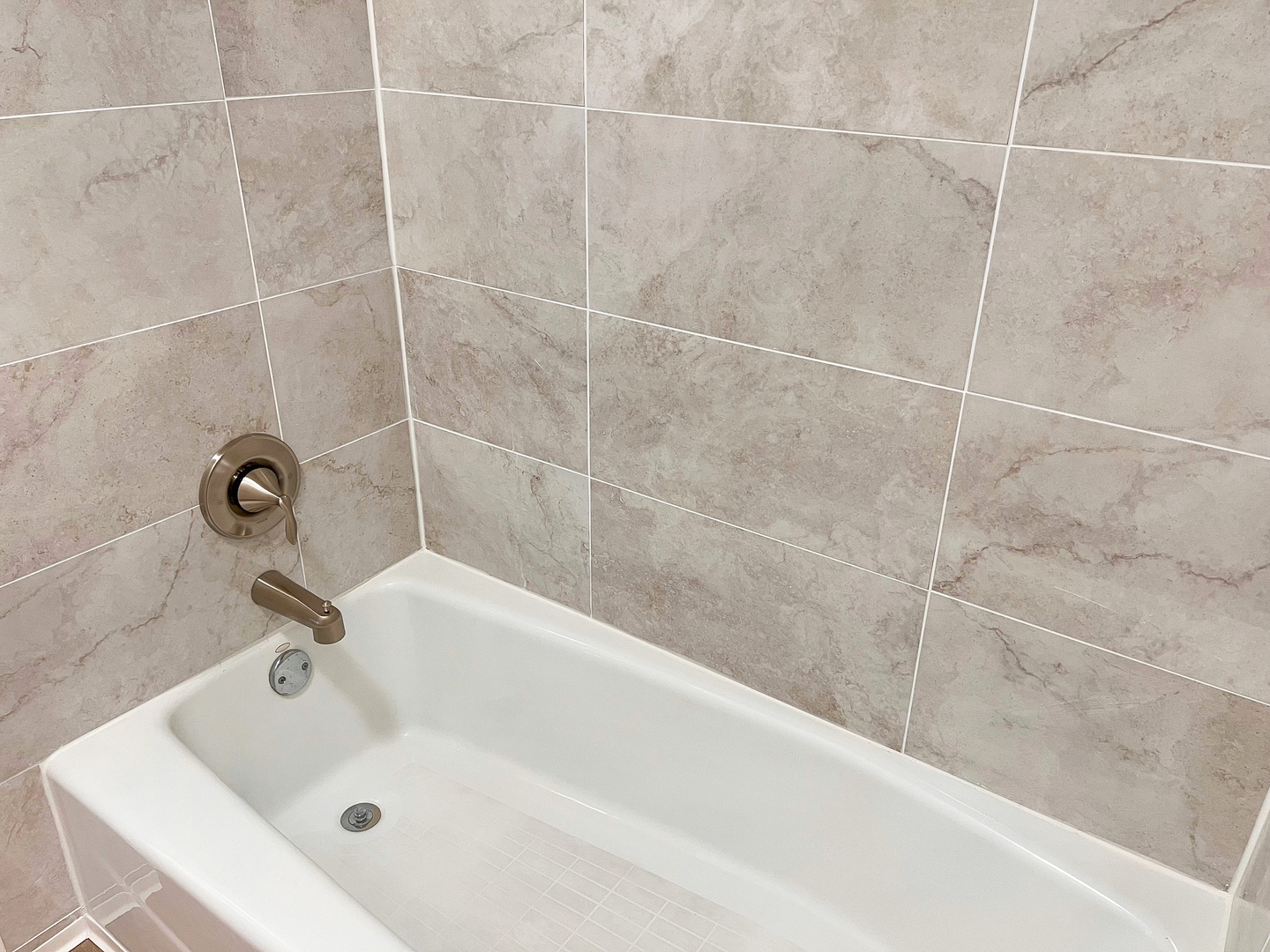 550 Timber Ridge Drive, Unit 203B Carol Stream, IL 60188 - Photo 10 of 18