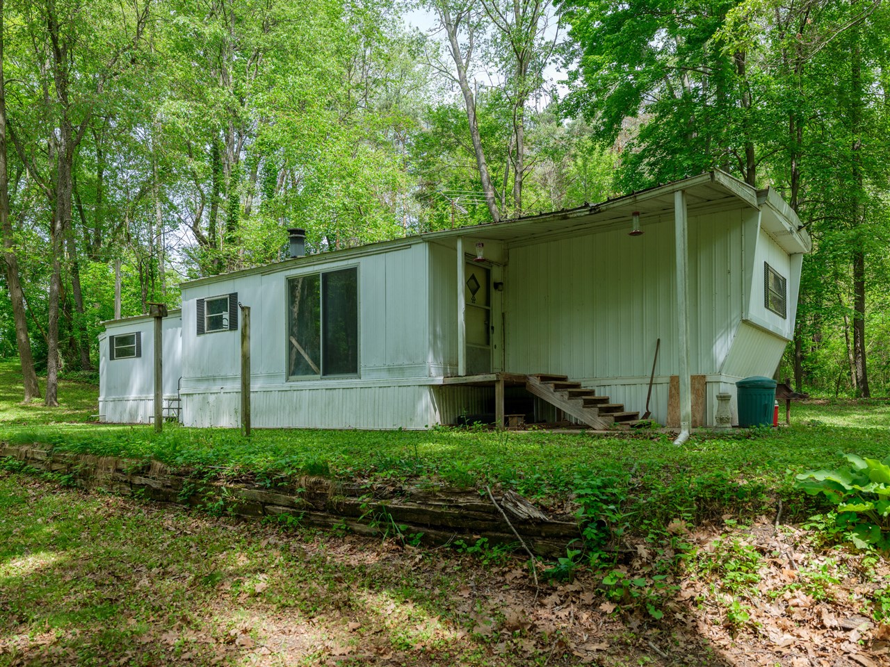4511 Waldorf Road Delton, MI 49046 - Photo 3 of 30