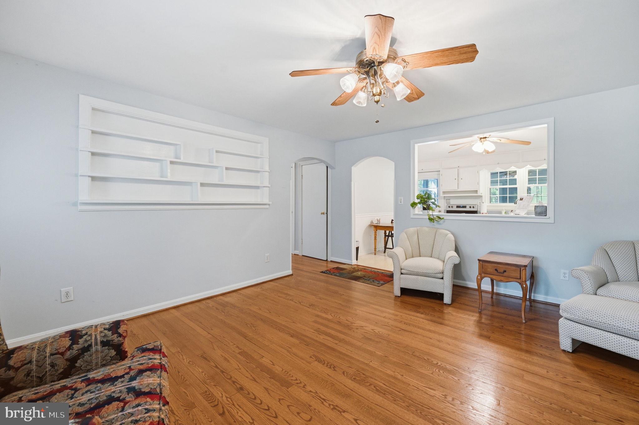 9337 Everona Road Unionville, VA 22567 - Photo 6 of 46 Bright and airy living space.