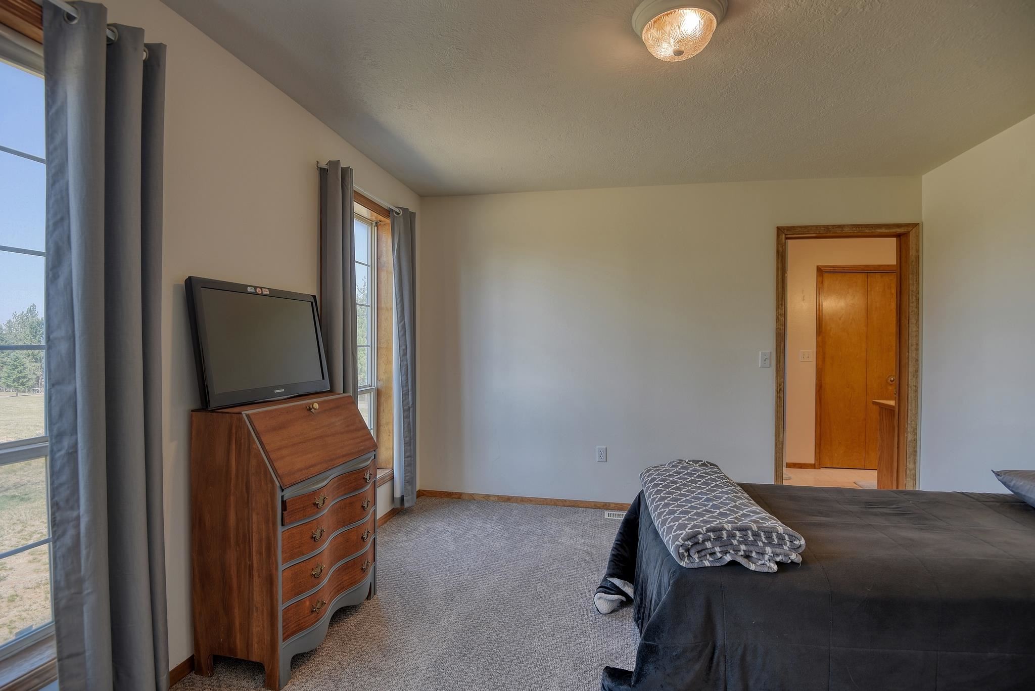 38320 North Madison Road Elk, WA 99009 - Photo 12 of 26