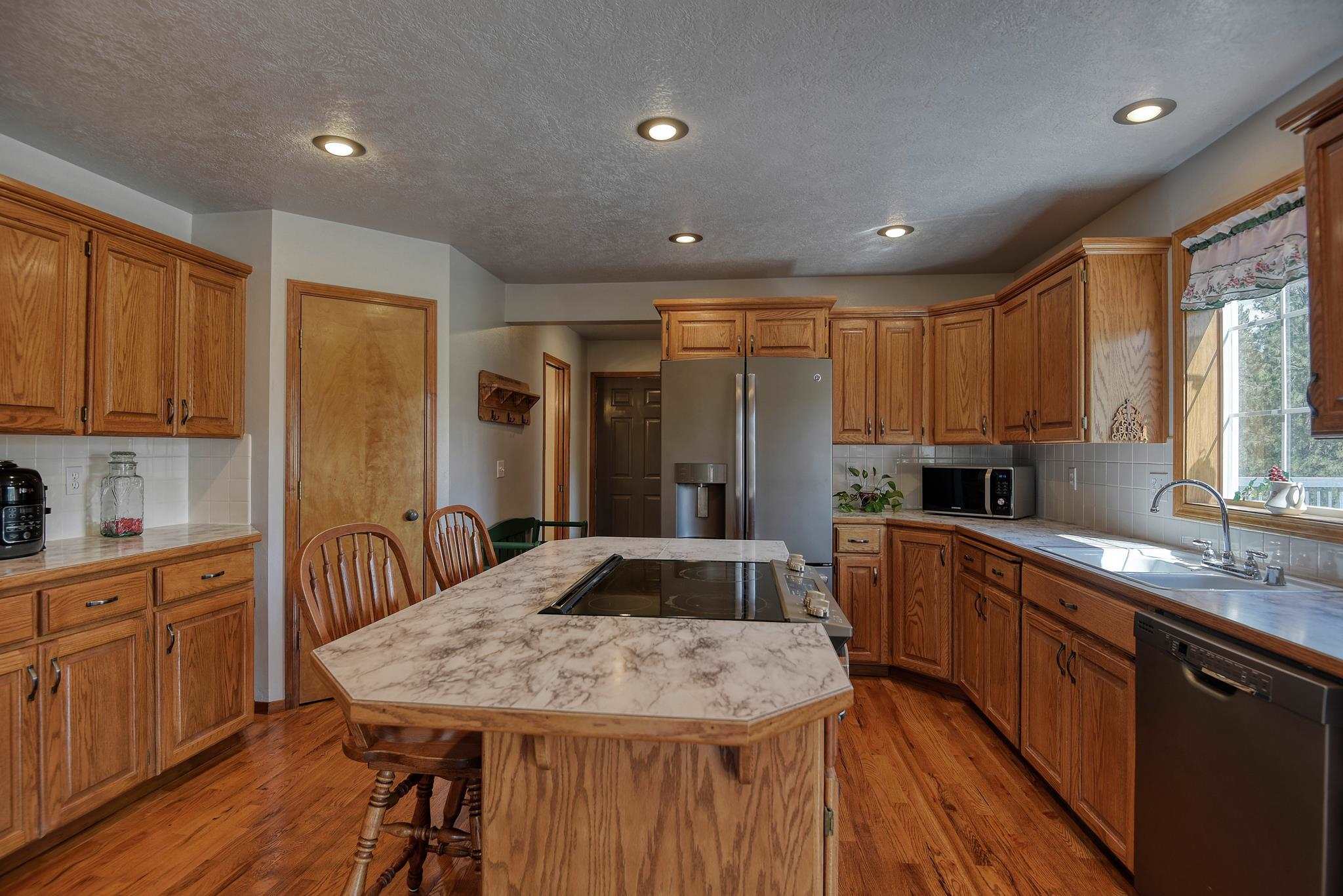 38320 North Madison Road Elk, WA 99009 - Photo 7 of 26
