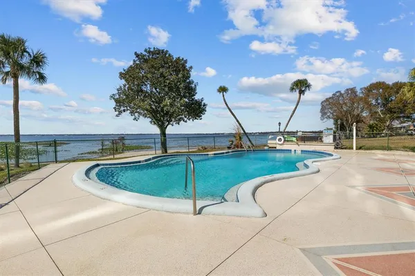 $169,500 | 2131 Lakeview Drive, Unit 904, Sebring, FL 33870