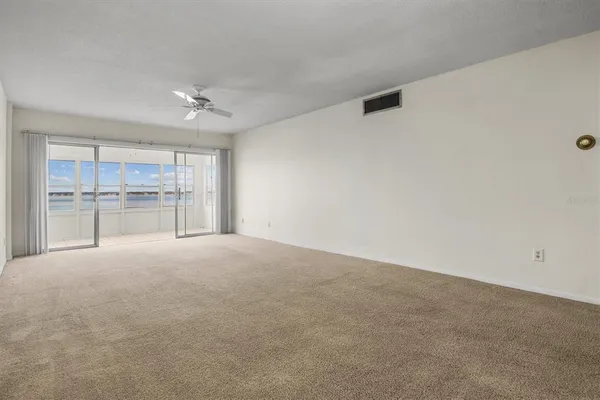 $169,500 | 2131 Lakeview Drive, Unit 904, Sebring, FL 33870