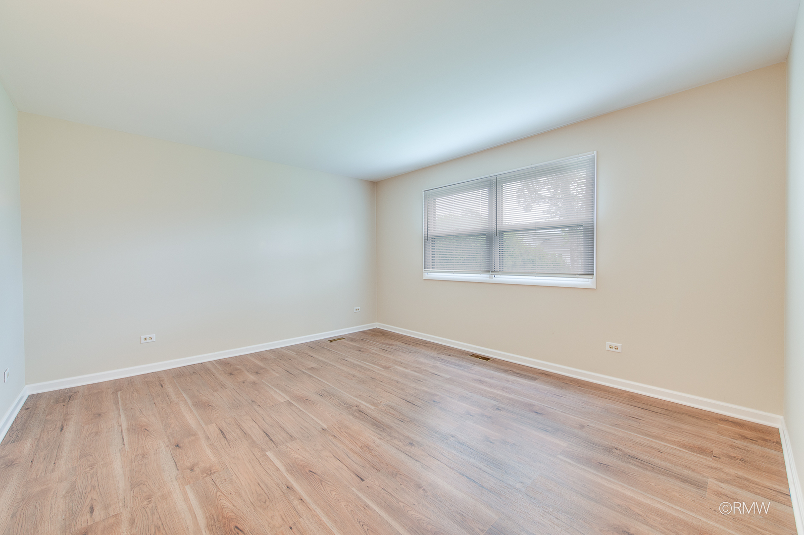 691 Westmere Road Des Plaines, IL 60016 - Photo 13 of 30 Gallery Image 13