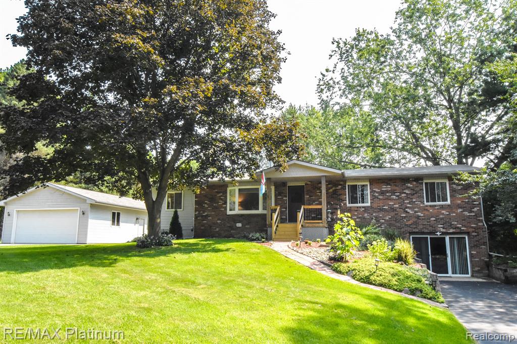 5107 King Road Howell, MI 48843 - Photo 1 of 58