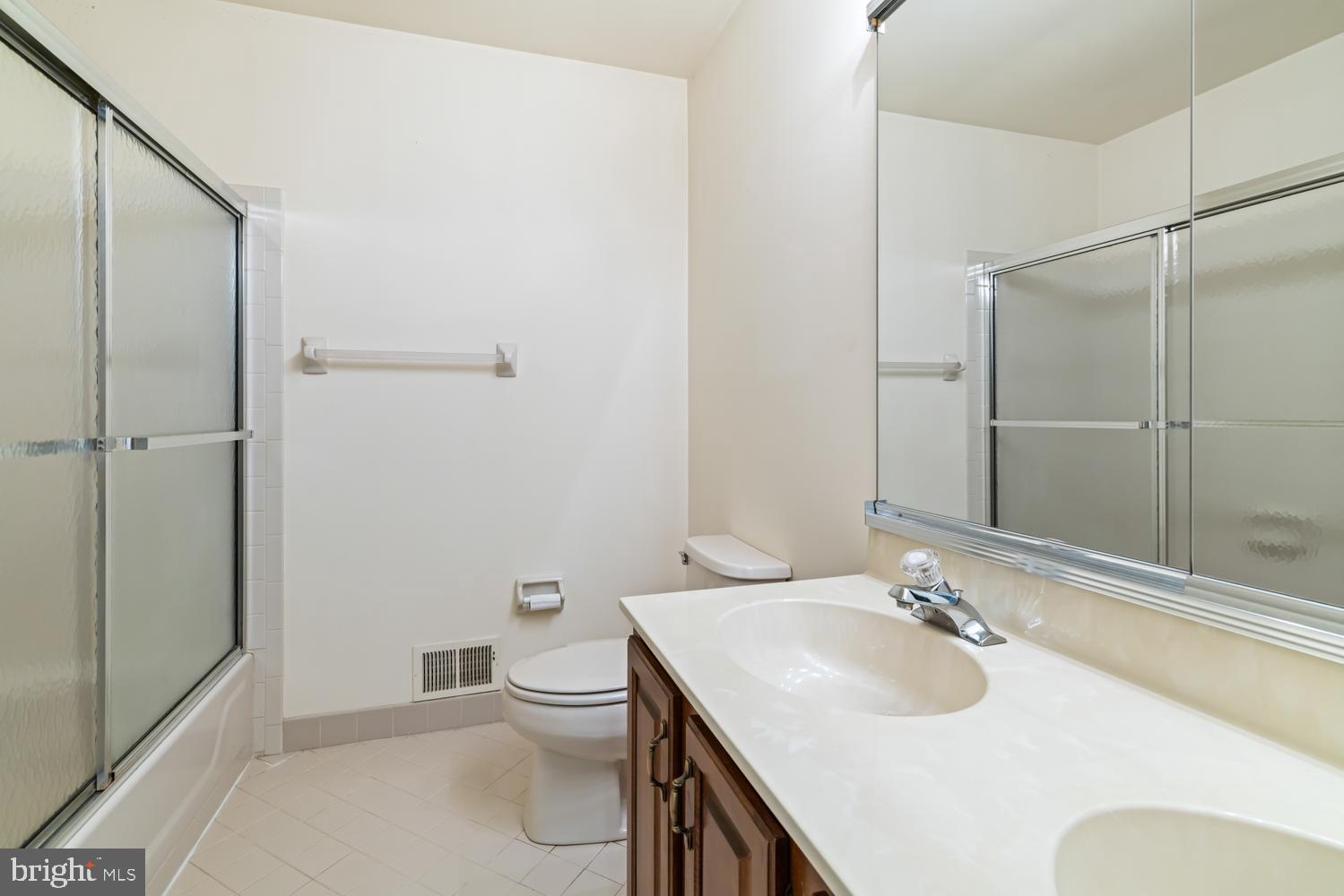345 Reinert Road Hatfield, PA 19440 - Photo 31 of 45 Hall Bath