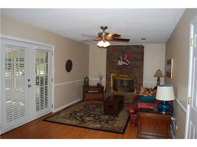 8055 Folkstone Road Indianapolis, IN 46268 - Photo 7 of 18 Gallery Image 7