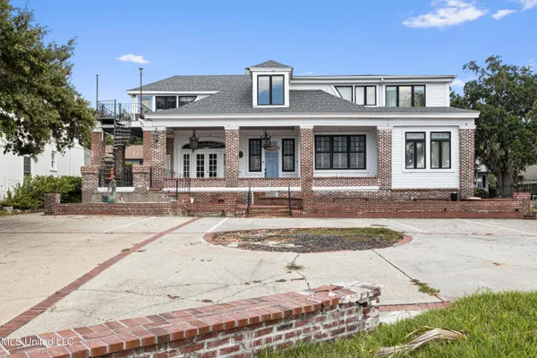 $600,000 | 1012 Beach Boulevard, Biloxi, MS 39530