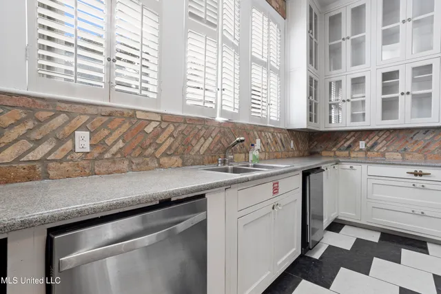 $859,000 | 1012 Beach Boulevard, Biloxi, MS 39530