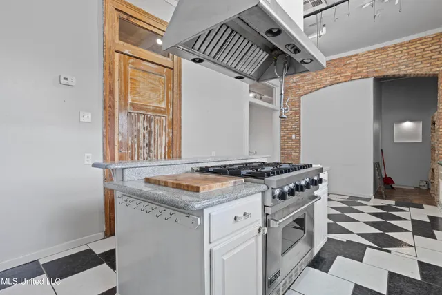 $859,000 | 1012 Beach Boulevard, Biloxi, MS 39530