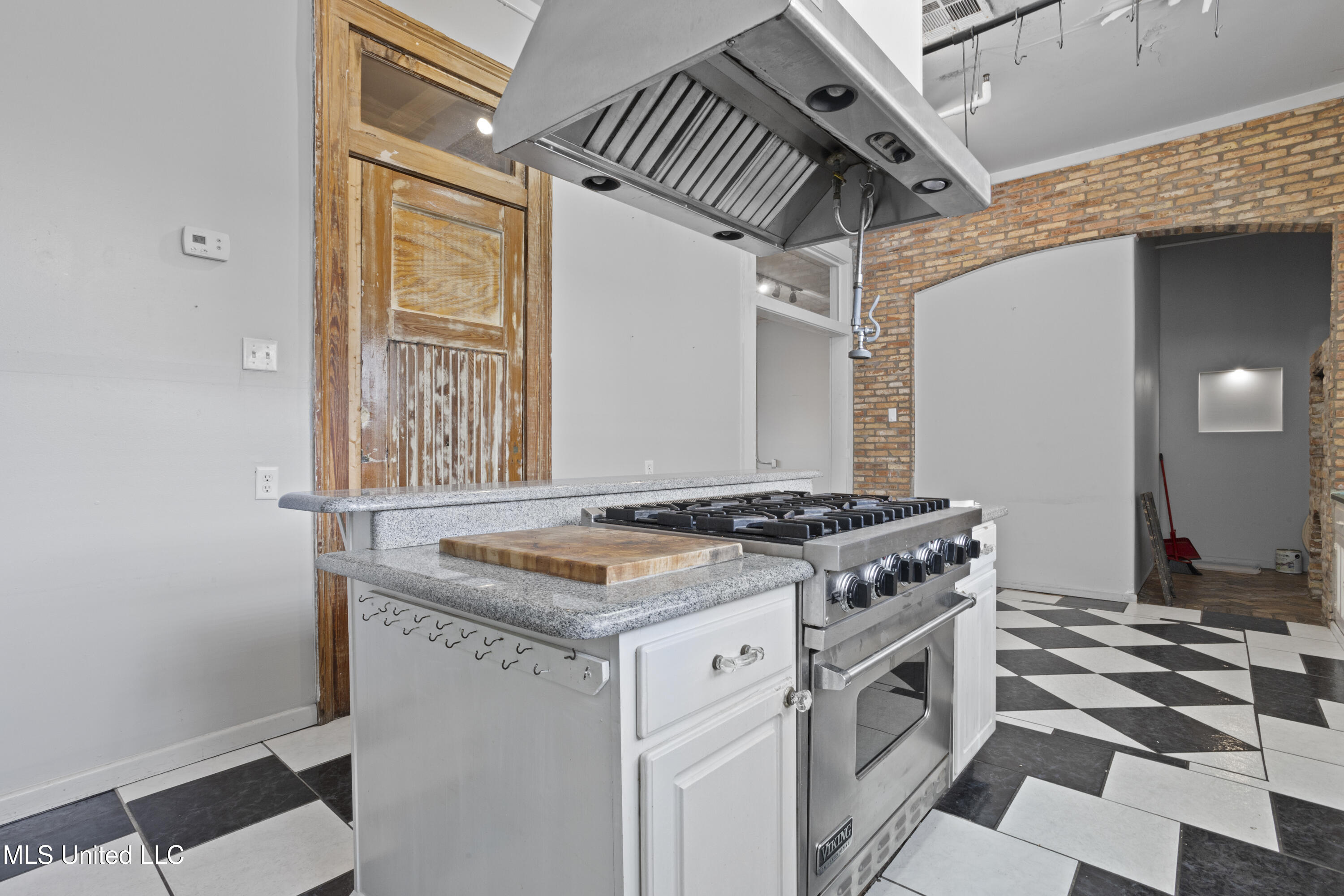 1012 Beach Boulevard Biloxi, MS 39530 - Photo 18 of 45 0019