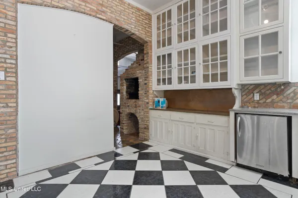 $600,000 | 1012 Beach Boulevard, Biloxi, MS 39530