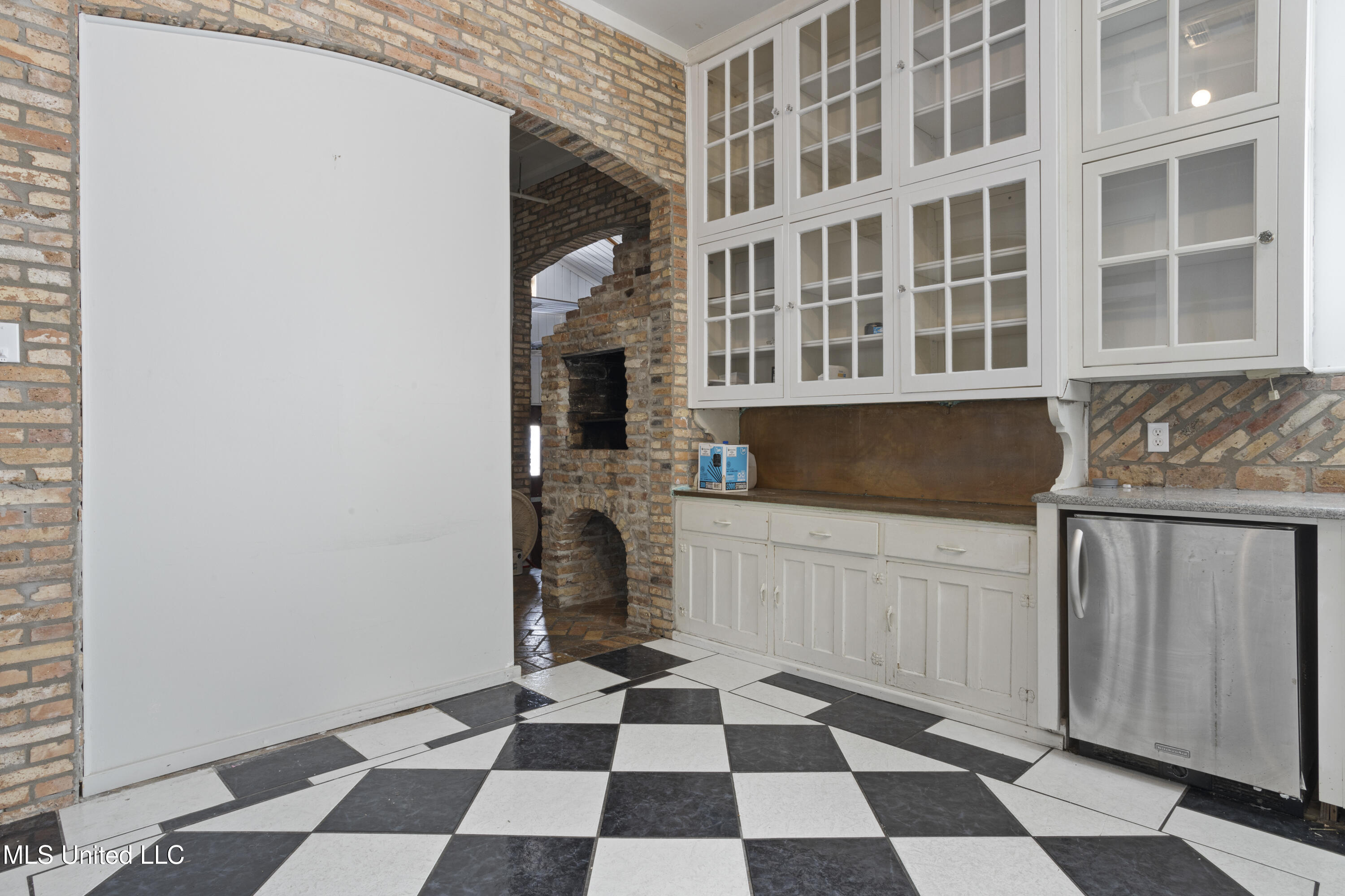 1012 Beach Boulevard Biloxi, MS 39530 - Photo 19 of 45 0020