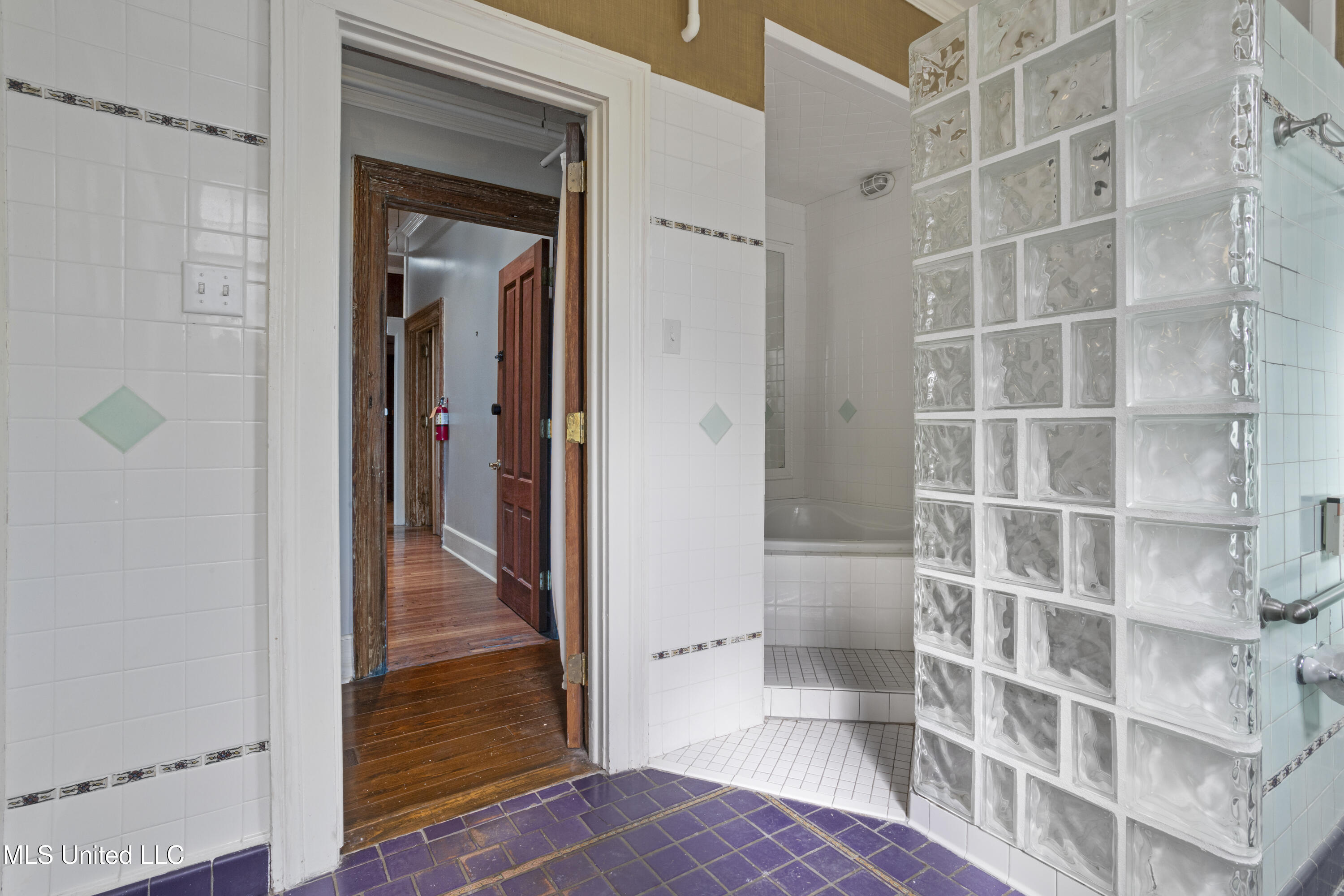 1012 Beach Boulevard Biloxi, MS 39530 - Photo 29 of 45 0030