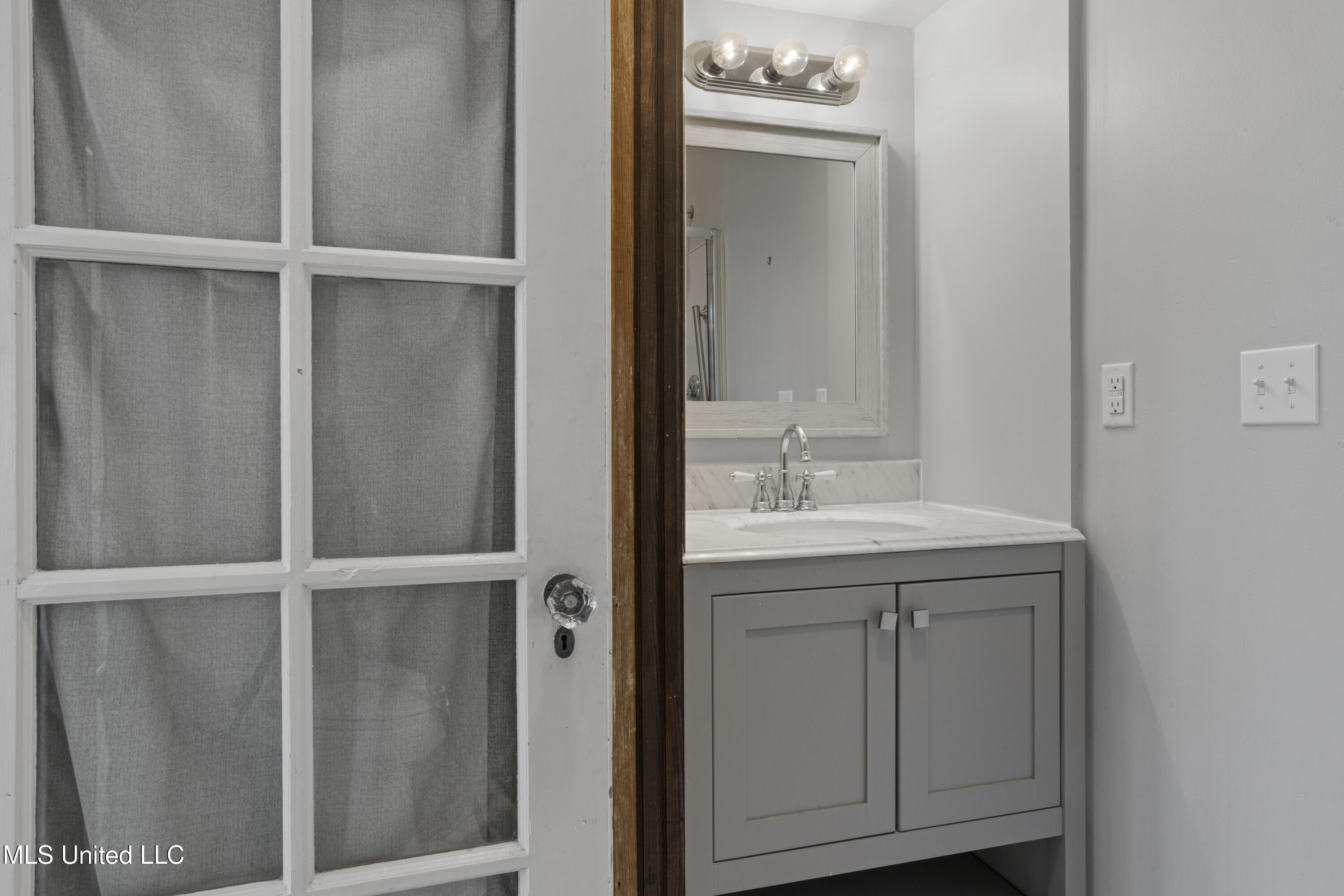 1012 Beach Boulevard Biloxi, MS 39530 - Photo 34 of 45 0035