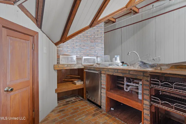 $859,000 | 1012 Beach Boulevard, Biloxi, MS 39530