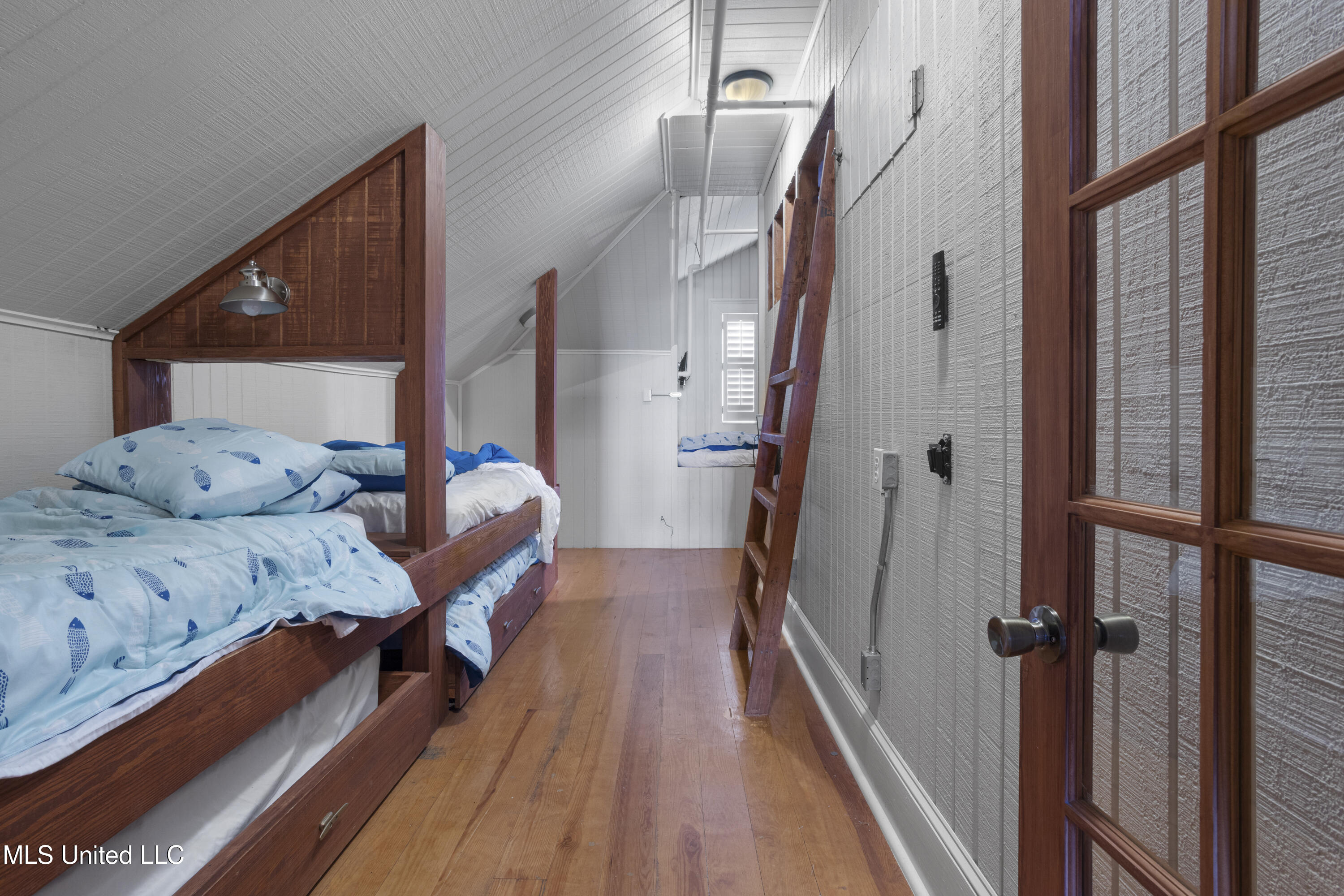 1012 Beach Boulevard Biloxi, MS 39530 - Photo 41 of 45 0043