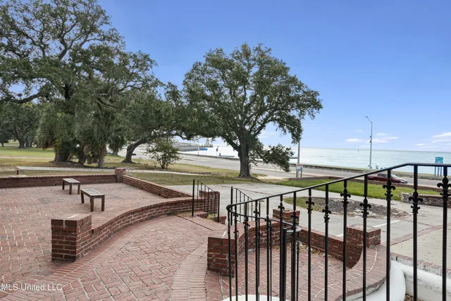 $859,000 | 1012 Beach Boulevard, Biloxi, MS 39530