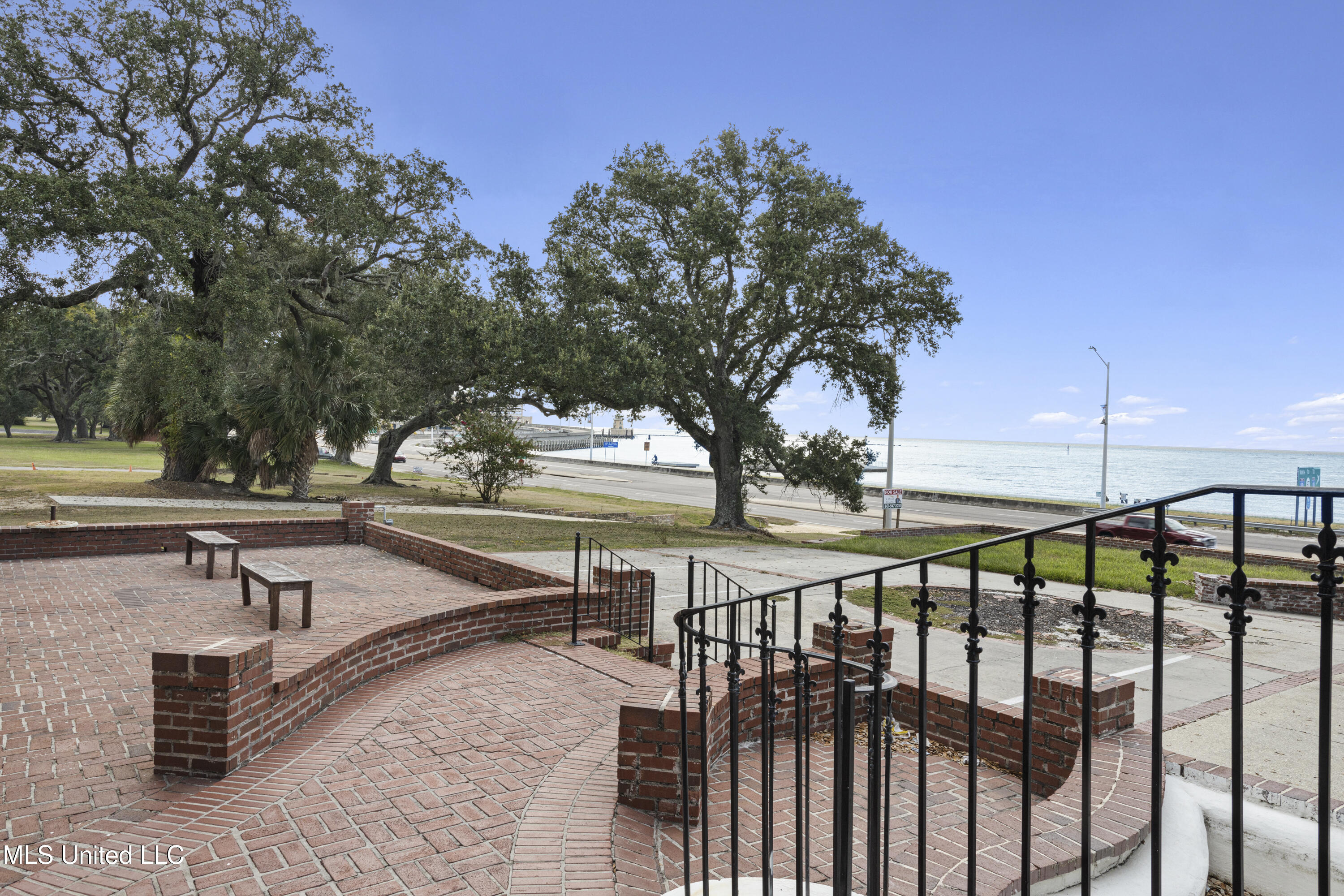 1012 Beach Boulevard Biloxi, MS 39530 - Photo 5 of 45 0006