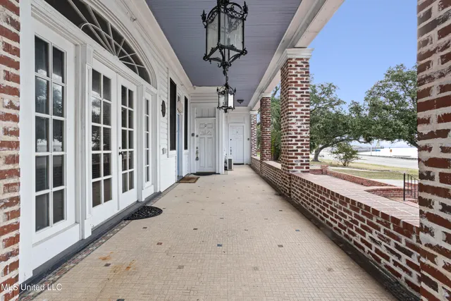 $859,000 | 1012 Beach Boulevard, Biloxi, MS 39530