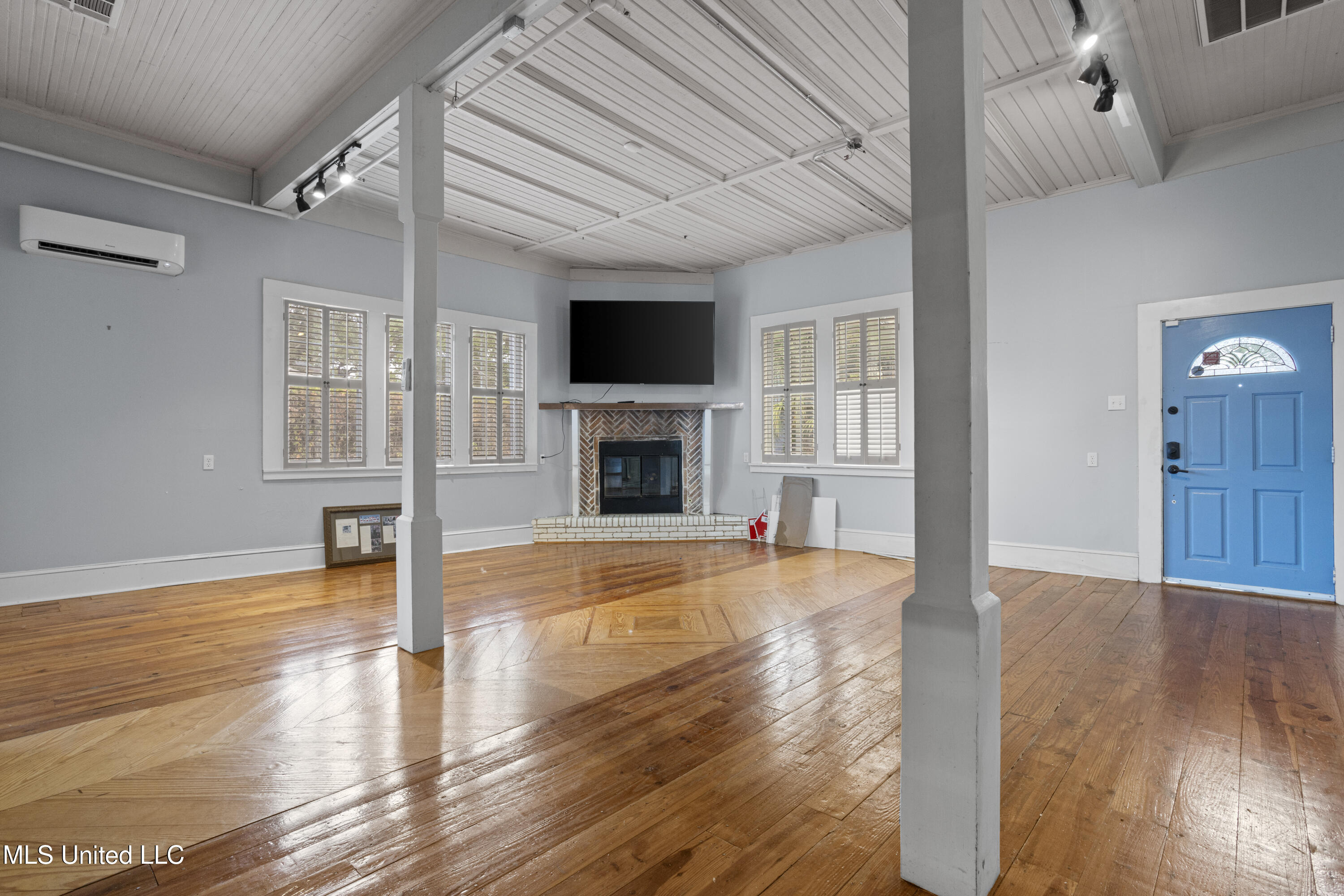 1012 Beach Boulevard Biloxi, MS 39530 - Photo 10 of 45 0011