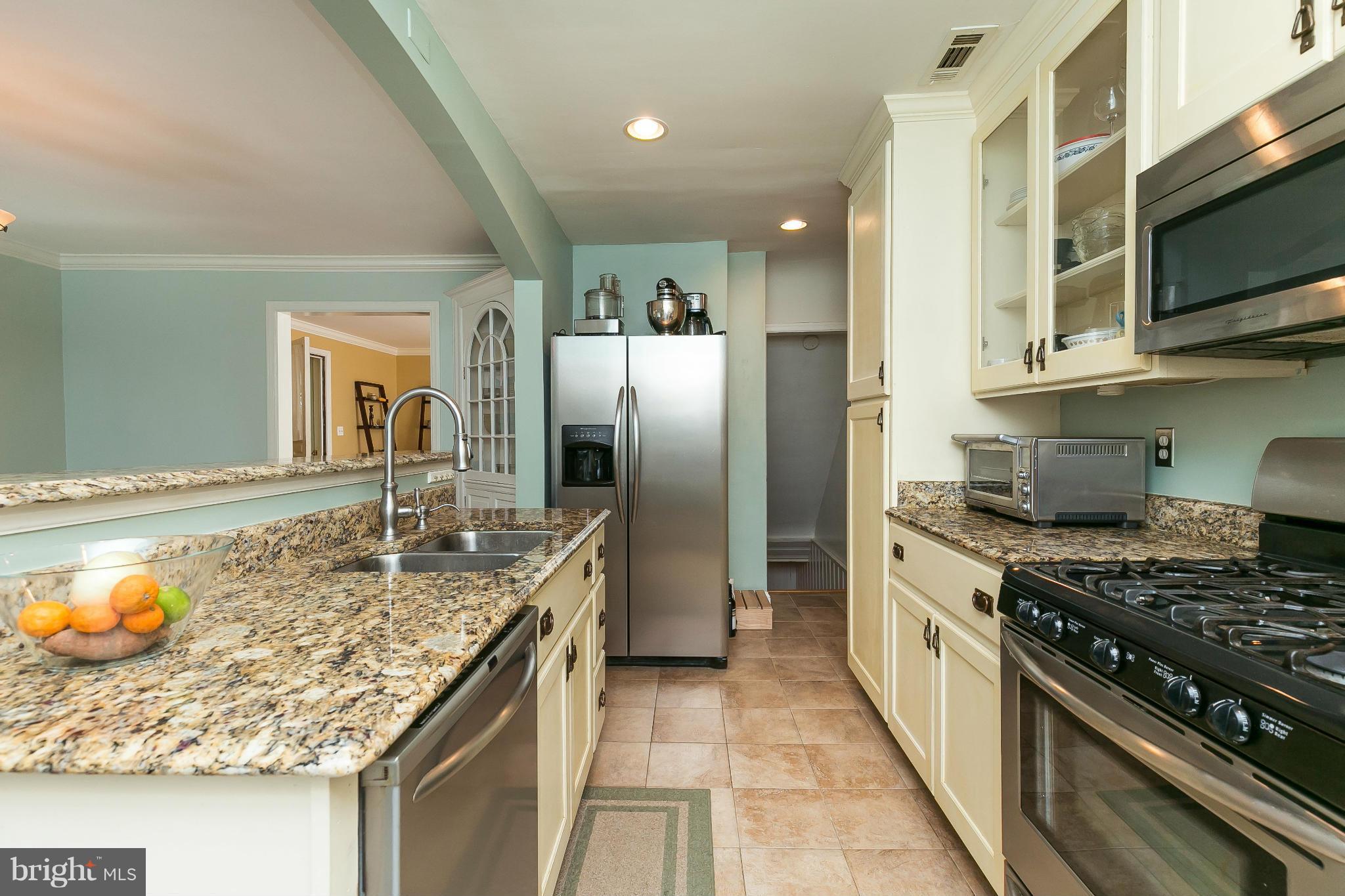 1214 Roundhill Road Baltimore, MD 21218 - Photo 14 of 30 Kitchen