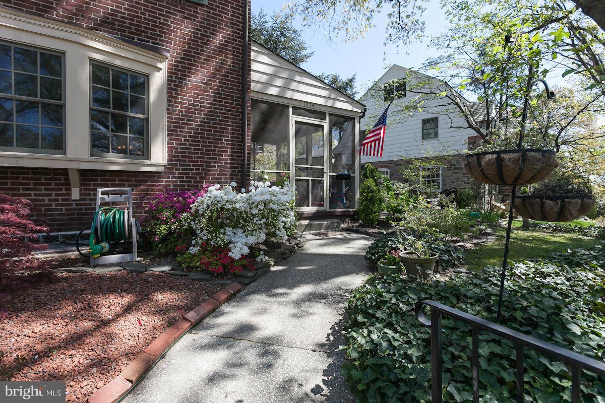 1214 Roundhill Road Baltimore, MD 21218 - Photo 4 of 30 Exterior (Front)