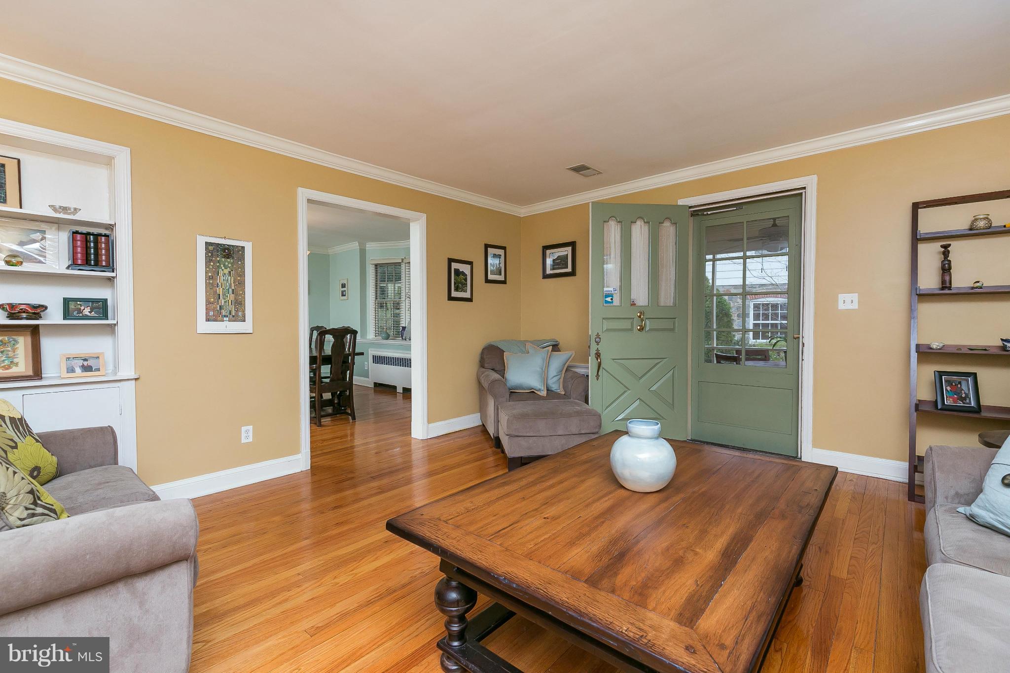 1214 Roundhill Road Baltimore, MD 21218 - Photo 9 of 30 Living Room
