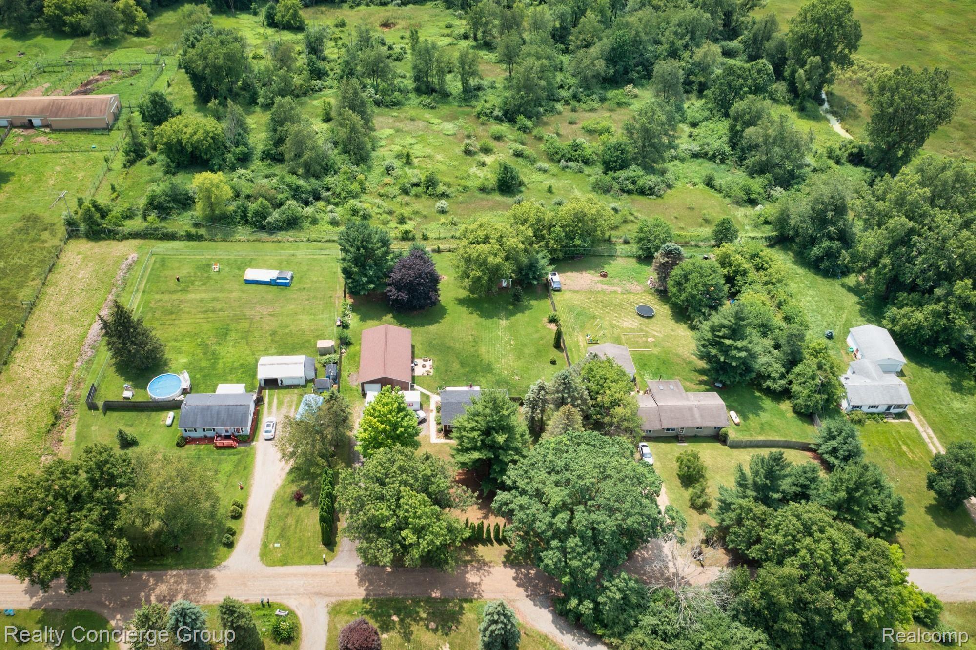 7533 Crofoot Road Fowlerville, MI 48836 - Photo 24 of 27 Crofoot drone-101.jpg