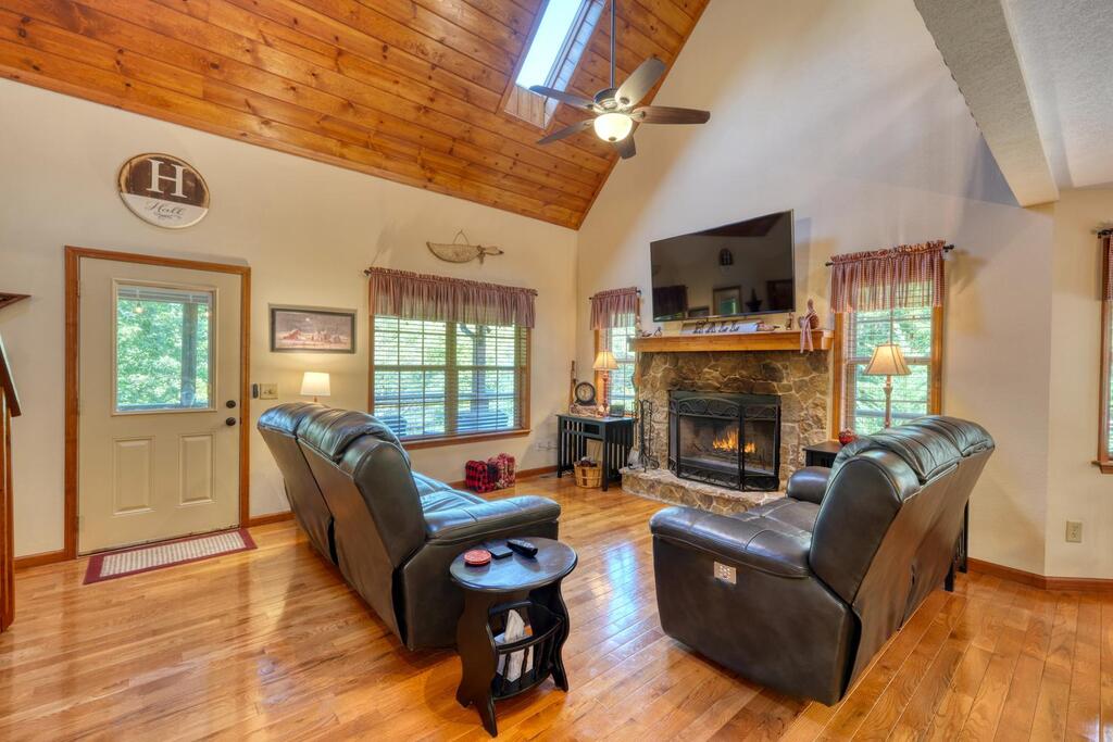 6132 Ruth Drive Young Harris, GA 30582 - Photo 6 of 52 Gallery Image 6