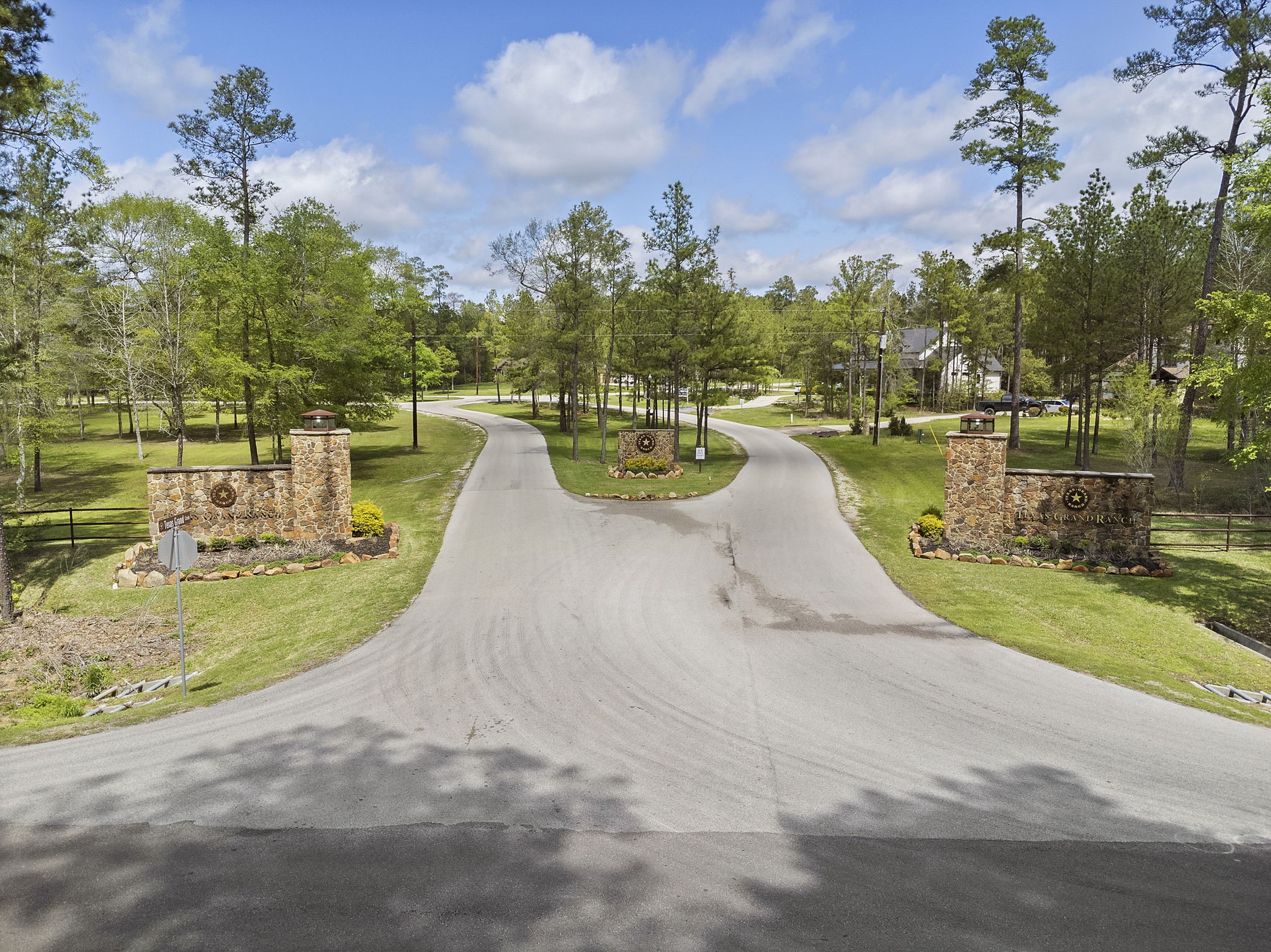 14-15a PROSPERITY Court Huntsville, TX 77340 - Photo 11 of 27 a view of a lake with a table and chairs