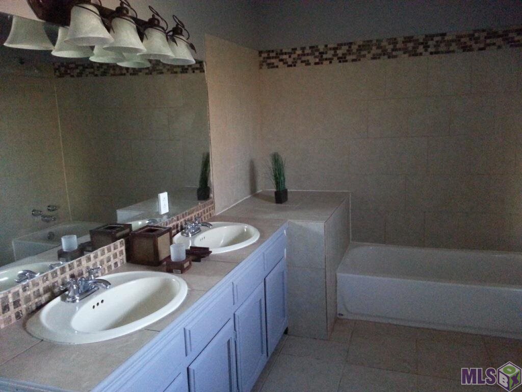 7138 Moran Road Gonzales, LA 70737 - Photo 9 of 19 Gallery Image 9