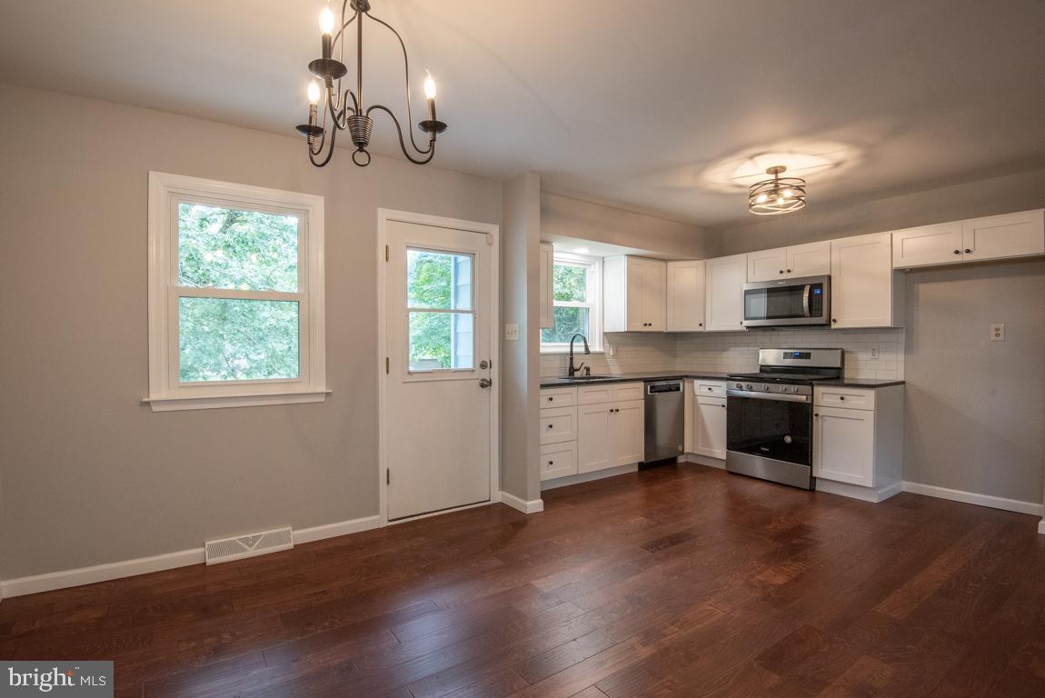 314 East Oregon Road Lititz, PA 17543 - Photo 8 of 34
