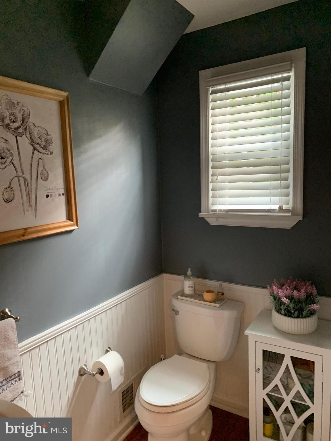 136 Garden Road Oreland, PA 19075 - Photo 25 of 31 First Floor Bath