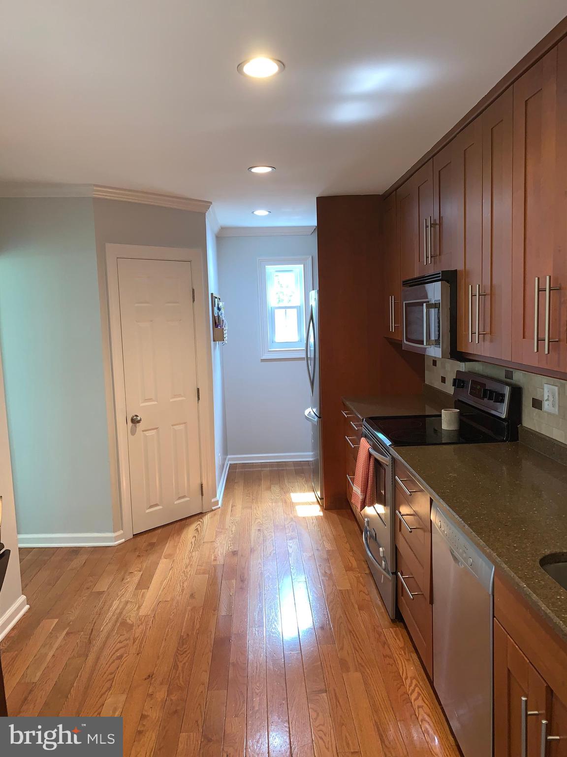 136 Garden Road Oreland, PA 19075 - Photo 8 of 31 Kitchen