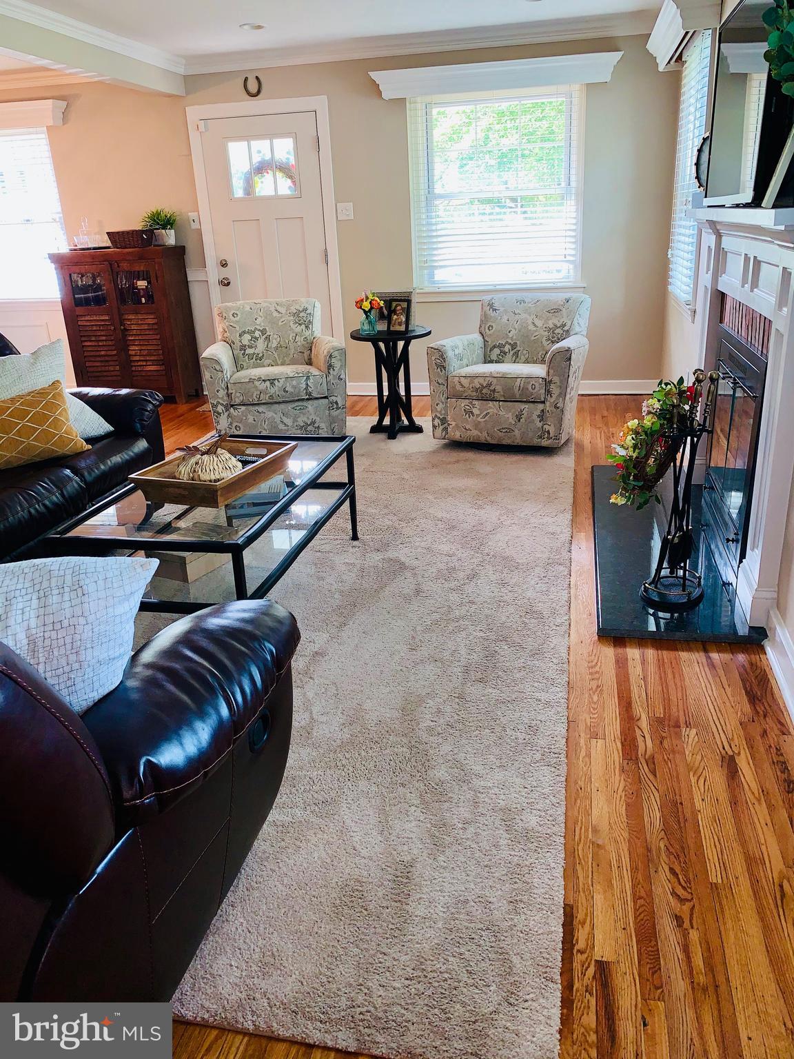 136 Garden Road Oreland, PA 19075 - Photo 10 of 31 Family Room
